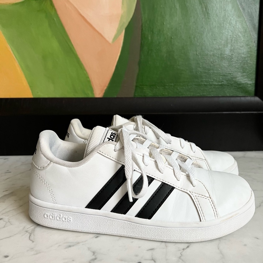 SOLD Boys Adidas Classic size 3